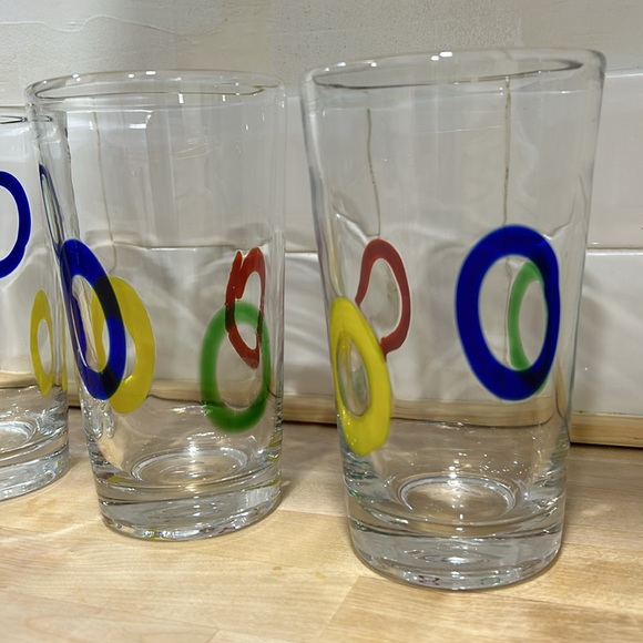 Set of 4 - Circle designed Multicolored on Clear Glass Cups - Picture 4 of 8